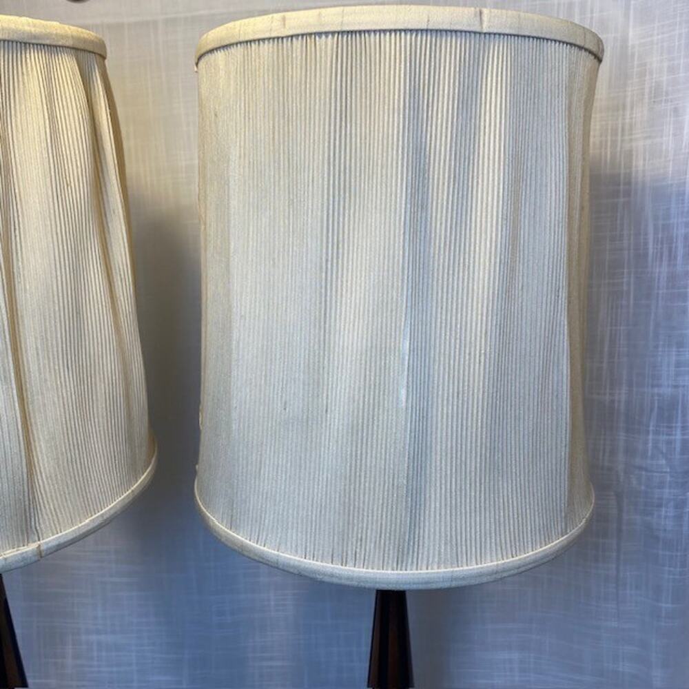Pair of Vintage Mid Century Modern Walnut Wood Brushed Brass Table Lamps 34 inch - Picture 7 of 15